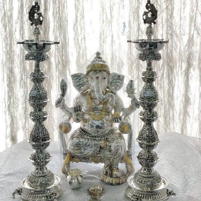Traditional Vilakku